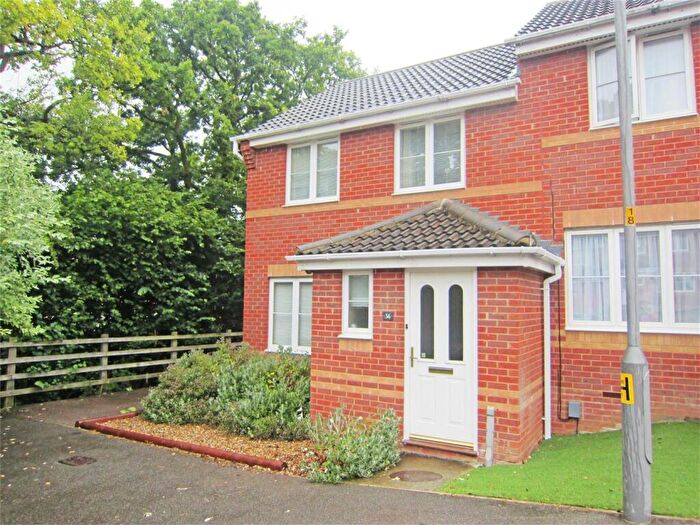 2 Bedroom Detached House To Rent In Grasmere, Stevenage, Hertfordshire, SG1