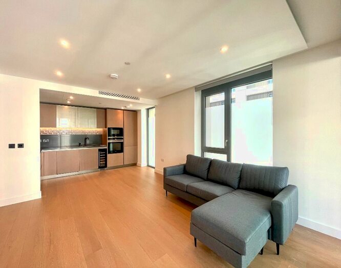 2 Bedroom Flat To Rent In Palmer Road, Battersea Park, London, SW11