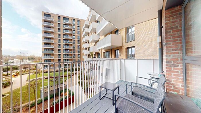 1 Bedroom Flat To Rent In Lakeside Drive, London, NW10