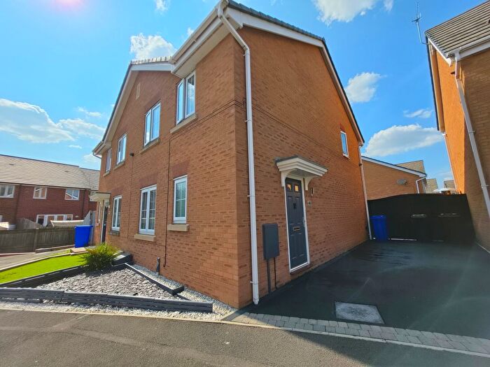 3 Bedroom Semi-Detached House For Sale In Darwin Drive, Burslem, Stoke-On-Trent, ST6