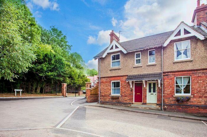 3 Bedroom House To Rent In Station Terrace, Buckingham, MK18