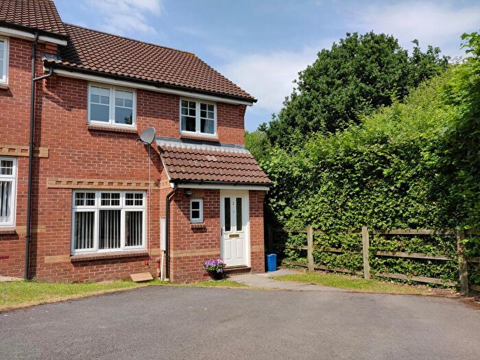 3 Bedroom House To Rent In Hellier Close, Honiton, EX14