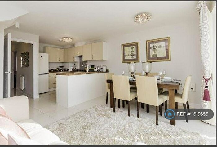 4 Bedroom Semi-Detached House To Rent In Burroughs Drive, Dartford, DA1