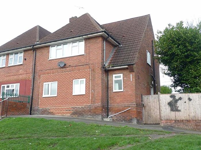 2 Bedroom Flat To Rent In Broadlea Hill, Bramley, LS13