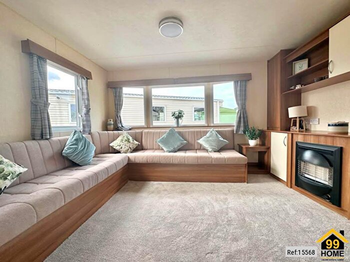 2 Bedroom Mobile Home To Rent In Warren Road, Dawlish, Devon, EX7