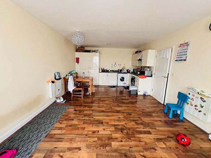 2 Bedroom Flat To Rent In Mondrain Court, Harrow, Greater London, HA3