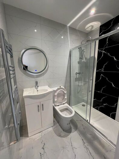 2 Bedroom Flat To Rent In Gascoigne Road, IG11