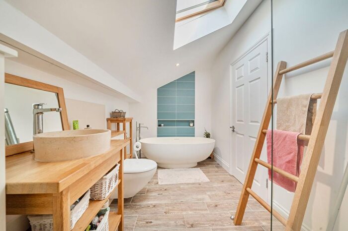 2 Bedroom Flat For Sale In Haling Down Passage, Aria House, CR2