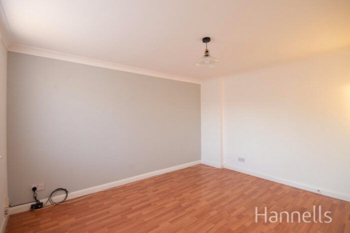 1 Bedroom Flat To Rent In Flat A, Newbridge Crescent, Shelton Lock, Derby, Derbyshire, DE24