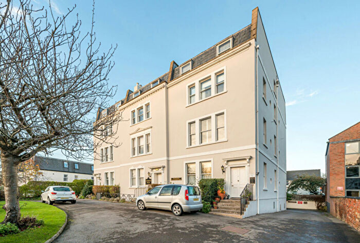 1 Bedroom Apartment For Sale In Knapp Road, Cheltenham, Gloucestershire, GL50