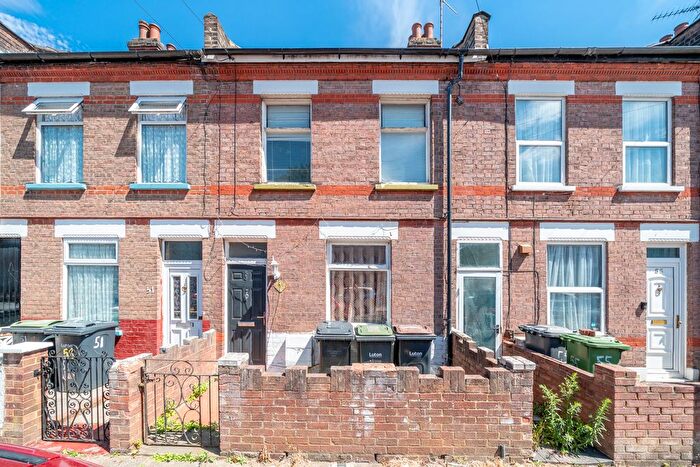 4 Bedroom Terraced House To Rent In Malvern Road, Luton, LU1