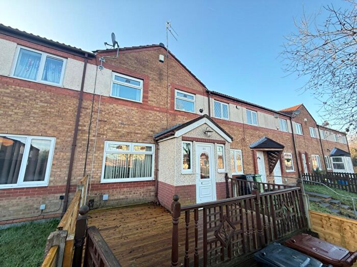 4 Bedroom House To Rent In Raynville Walk, Leeds, West Yorkshire, LS13
