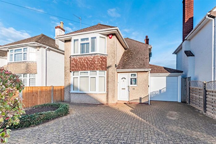 3 Bedroom Detached House For Sale In Claverton Road, Saltford, Bristol, BS31