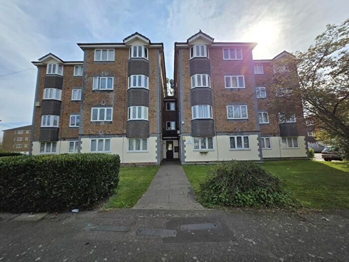 1 Bedroom Flat To Rent In Keats Close, Enfield, EN3