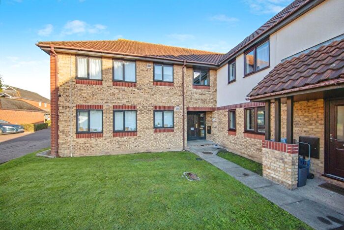 2 Bedroom Apartment For Sale In Chinook, Highwoods, Colchester, CO4