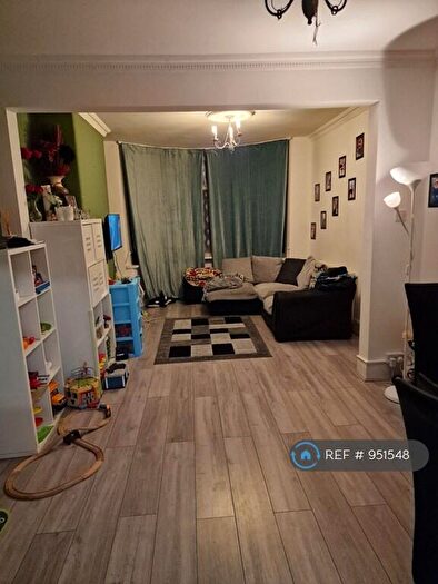 3 Bedroom Terraced House To Rent In Brights Avenue, Rainham, RM13