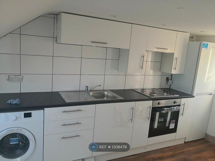 1 Bedroom Flat To Rent In Sutton Common Road, London SM1
