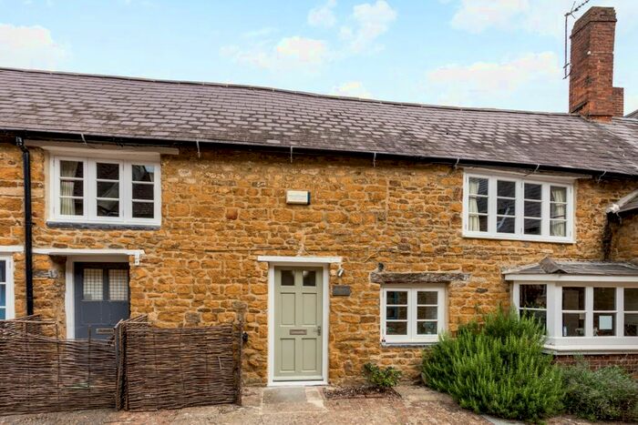 1 Bedroom Flat To Rent In The Tchure, Deddington, Banbury, OX15