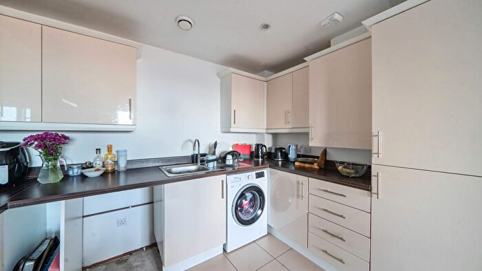 1 Bedroom Flat For Sale In Poppy Drive, London, EN3