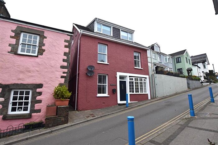 2 Bedroom Apartment For Sale In Wogan Terrace, Saundersfoot, SA69