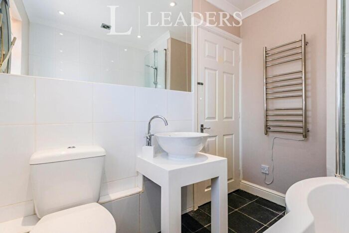 3 Bedroom Flat To Rent In Southwood Road, Hayling Island, PO11