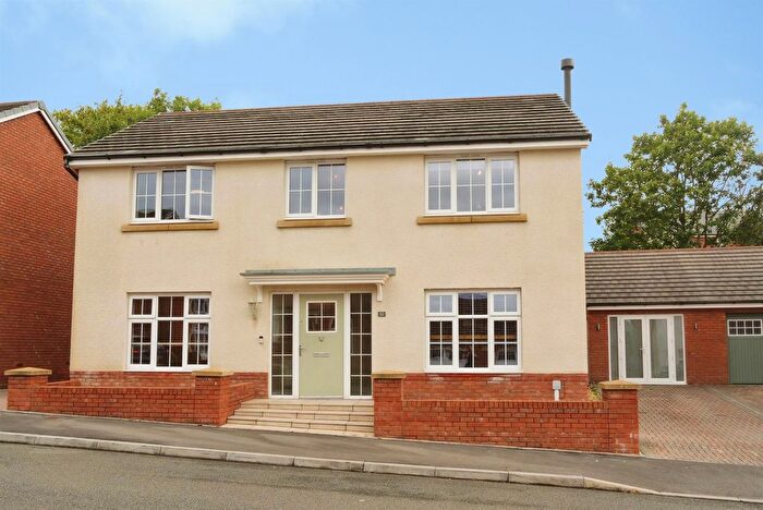 4 Bedroom Detached House For Sale In Highfields, Tonyrefail, Porth, CF39