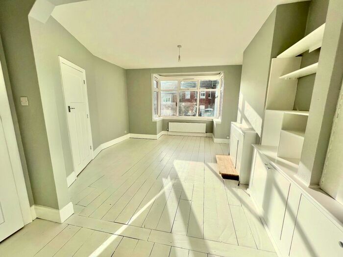 3 Bedroom Terraced House To Rent In Dawson Terrace, Brighton, BN2