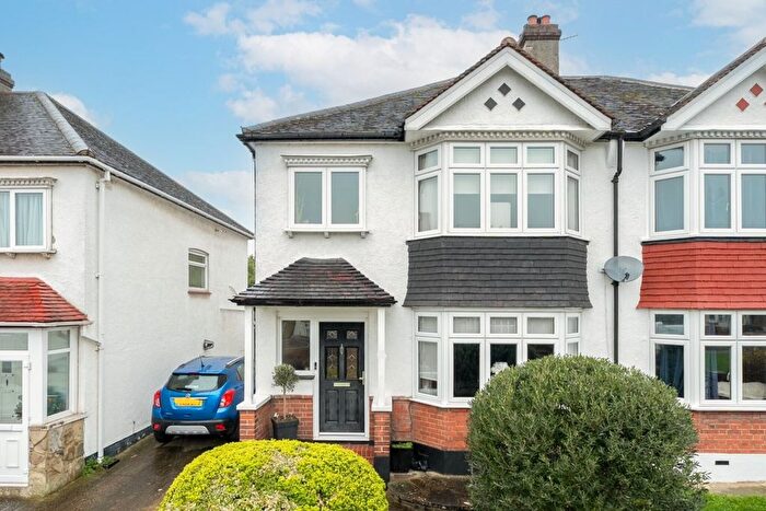 3 Bedroom Semi Detached House For Sale In Norbury Close, London, SW16