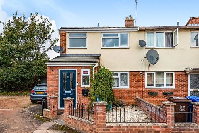 3 Bedroom Terraced House To Rent In Chichester Close, Bicester, OX26