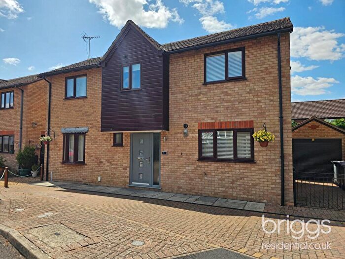 4 Bedroom Detached House For Sale In Chestnut Way, Market Deeping, PE6