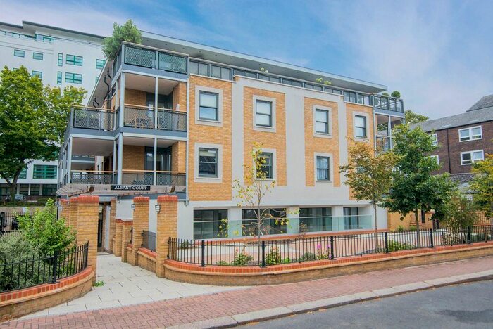 1 Bedroom Flat For Sale In Spring Grove, London, W4