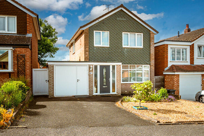 3 Bedroom Detached House For Sale In Whitehall Road, Kingswinford, DY6