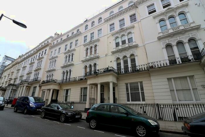 Studio To Rent In Kensington Gardens Square, Bayswater, London., W2