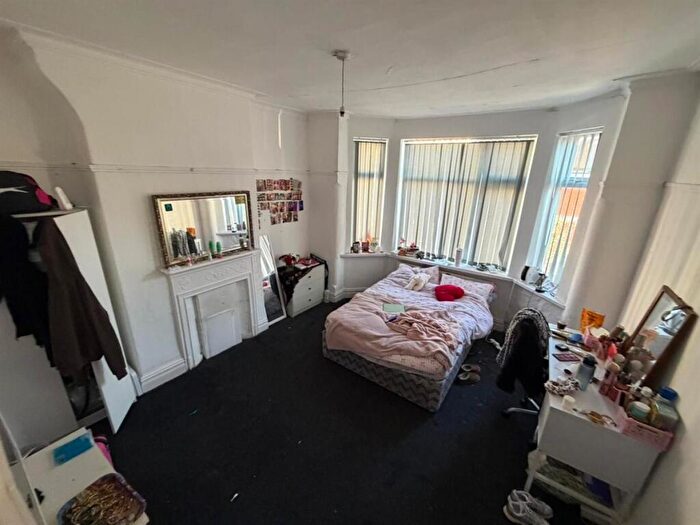 4 Bedroom House To Rent In Heald Grove, Manchester, M14