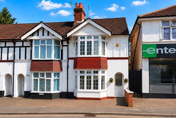 3 Bedroom End Of Terrace House To Rent In Woking, Surrey, GU22