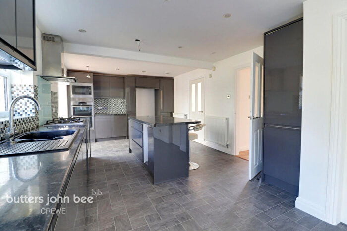 5 Bedroom Detached House For Sale In Blackthorne, Crewe, CW2