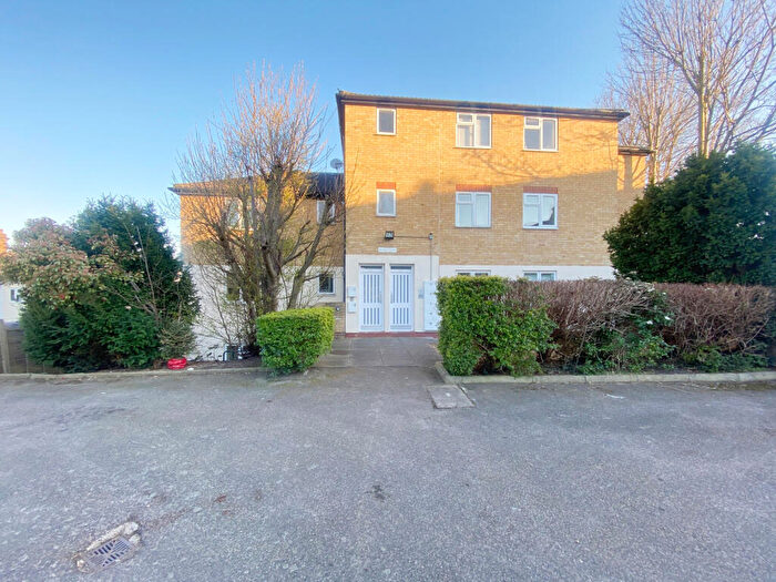 2 Bedroom Flat To Rent In Bramley Court, London, SE13