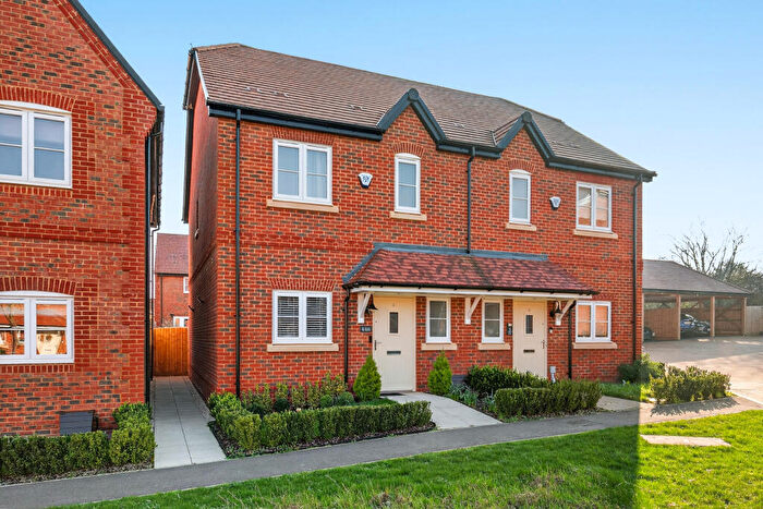 3 Bedroom Semi Detached House For Sale In Ferris Green, Warfield, RG42