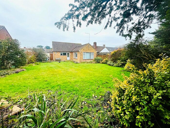 2 Bedroom Detached Bungalow For Sale In Mortimer Gardens, Polegate, BN26