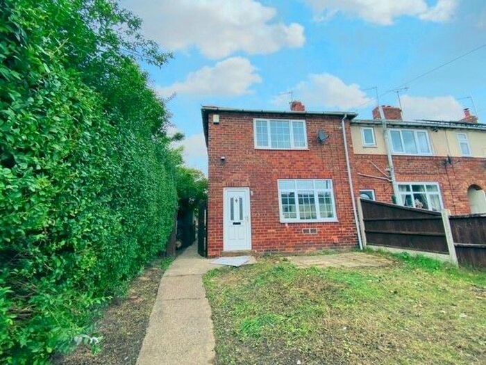 3 Bedroom Town House To Rent In Lindale Gardens, Goldthorpe, Rotherham, S63