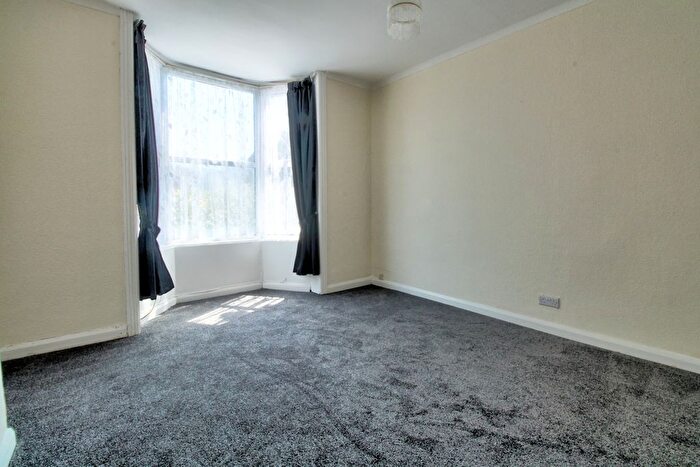 1 Bedroom Flat For Sale In London Road, Bognor Regis, PO21