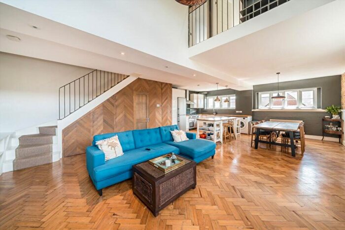 2 Bedroom Flat To Rent In Johnson Street, Shadwell, E1