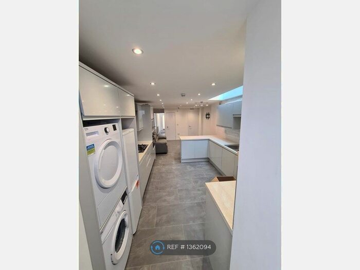 5 Bedroom Terraced House To Rent In Bramble Street, Coventry, CV1