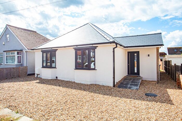 3 Bedroom Bungalow For Sale In Albany Drive, Herne Bay, Kent, CT6