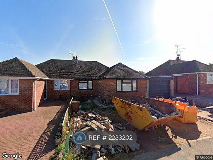 4 Bedroom Bungalow To Rent In Parkfield Road, Rainham, Gillingham, ME8