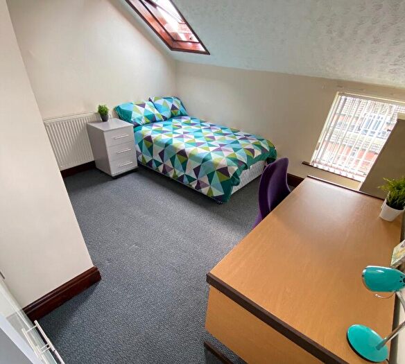 8 Bedroom End Of Terrace House To Rent In Conyngham Road, Victoria Park, Manchester, M14