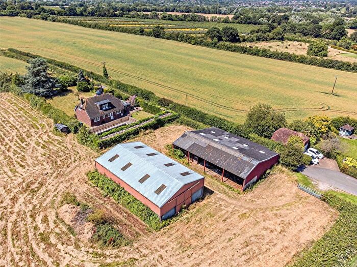 3 Bedroom Barn Conversion For Sale In Postern Lane, Tonbridge, Kent, TN11