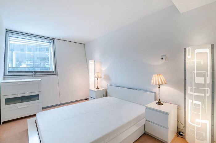 2 Bedroom Flat To Rent In Albion Riverside, Battersea, London, SW11