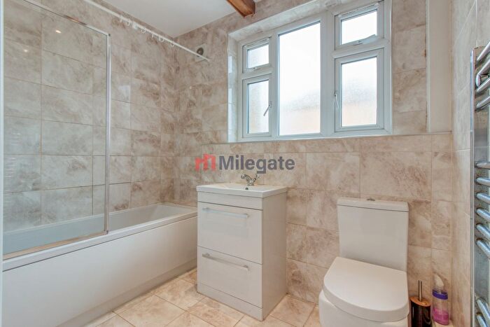 4 Bedroom Flat To Rent In Jebb Avenue, London, SW2