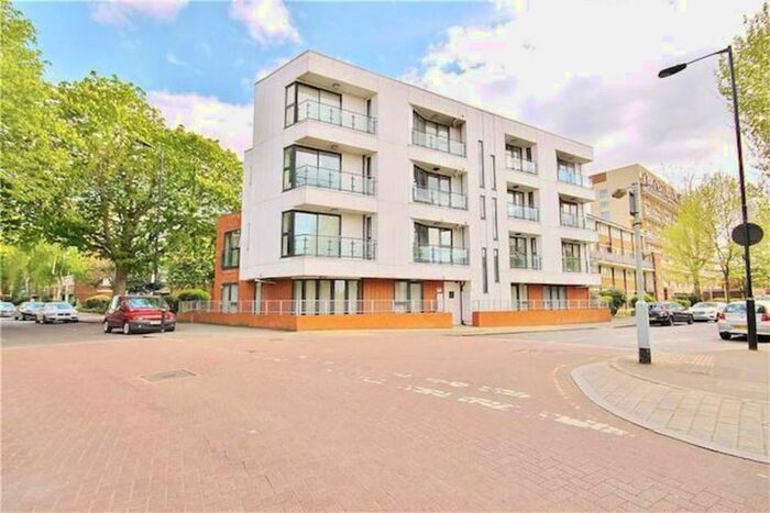 2 Bedroom Flat To Rent In Rowcross Street, London, SE1